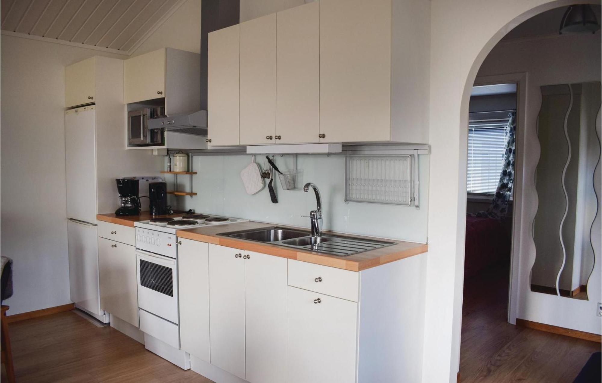Amazing Home In Loettorp With House Sea View Exteriér fotografie